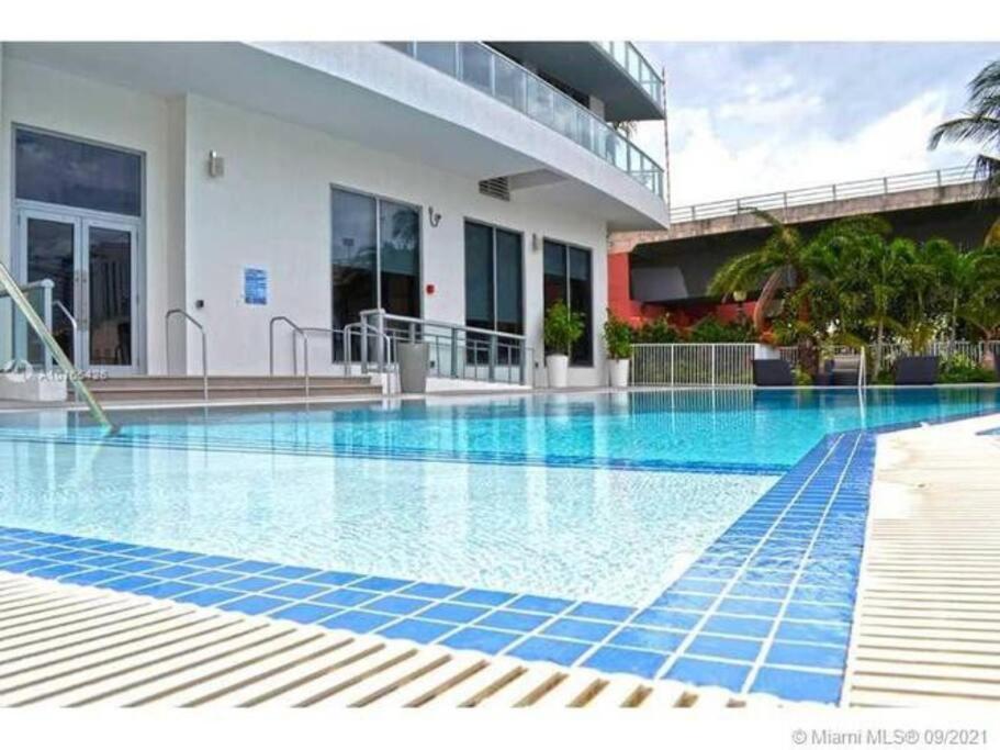 Ocean View 2Br 2Bth Hallandale Beach Miami Ft Lauderdale Exterior photo